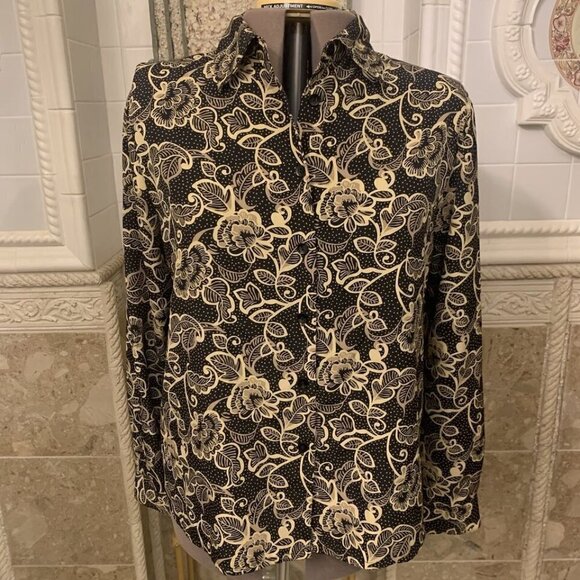 Liz Baker. Size 16. Long Sleeve. Button Cuff. Machine Wash Blouse. B93 - Picture 2 of 6